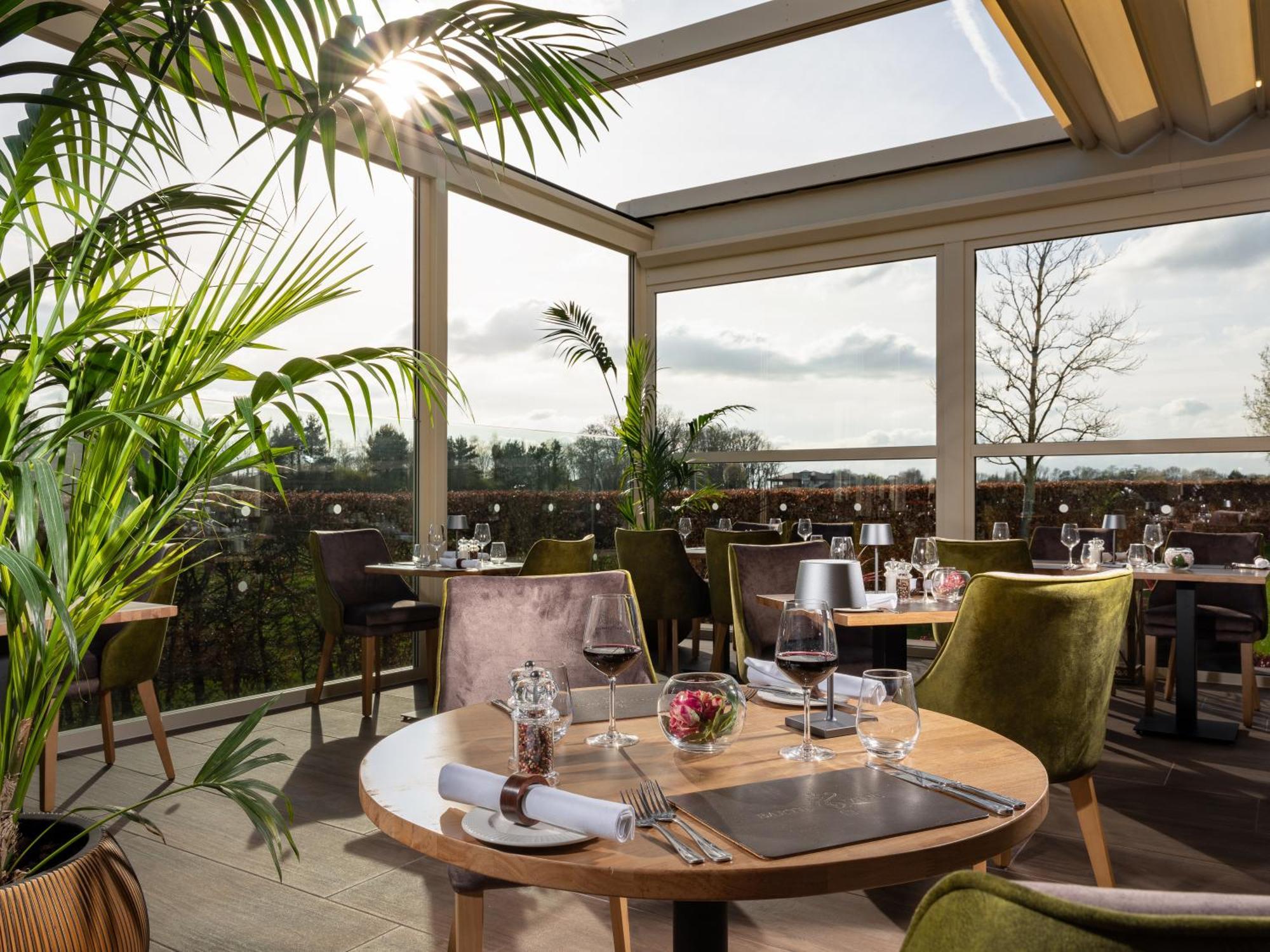 Castleknock Hotel Blanchardstown Exterior photo