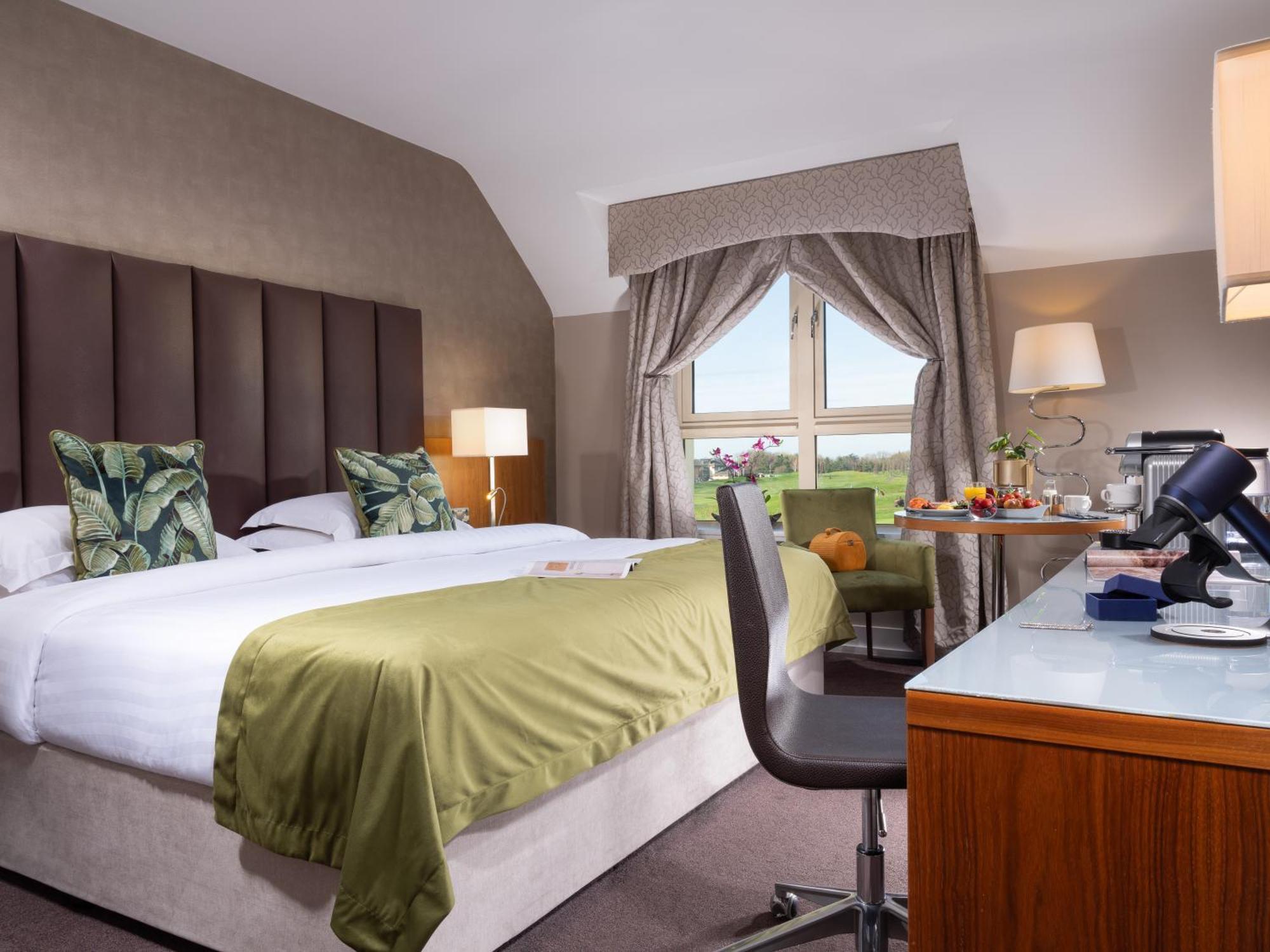 Castleknock Hotel Blanchardstown Exterior photo