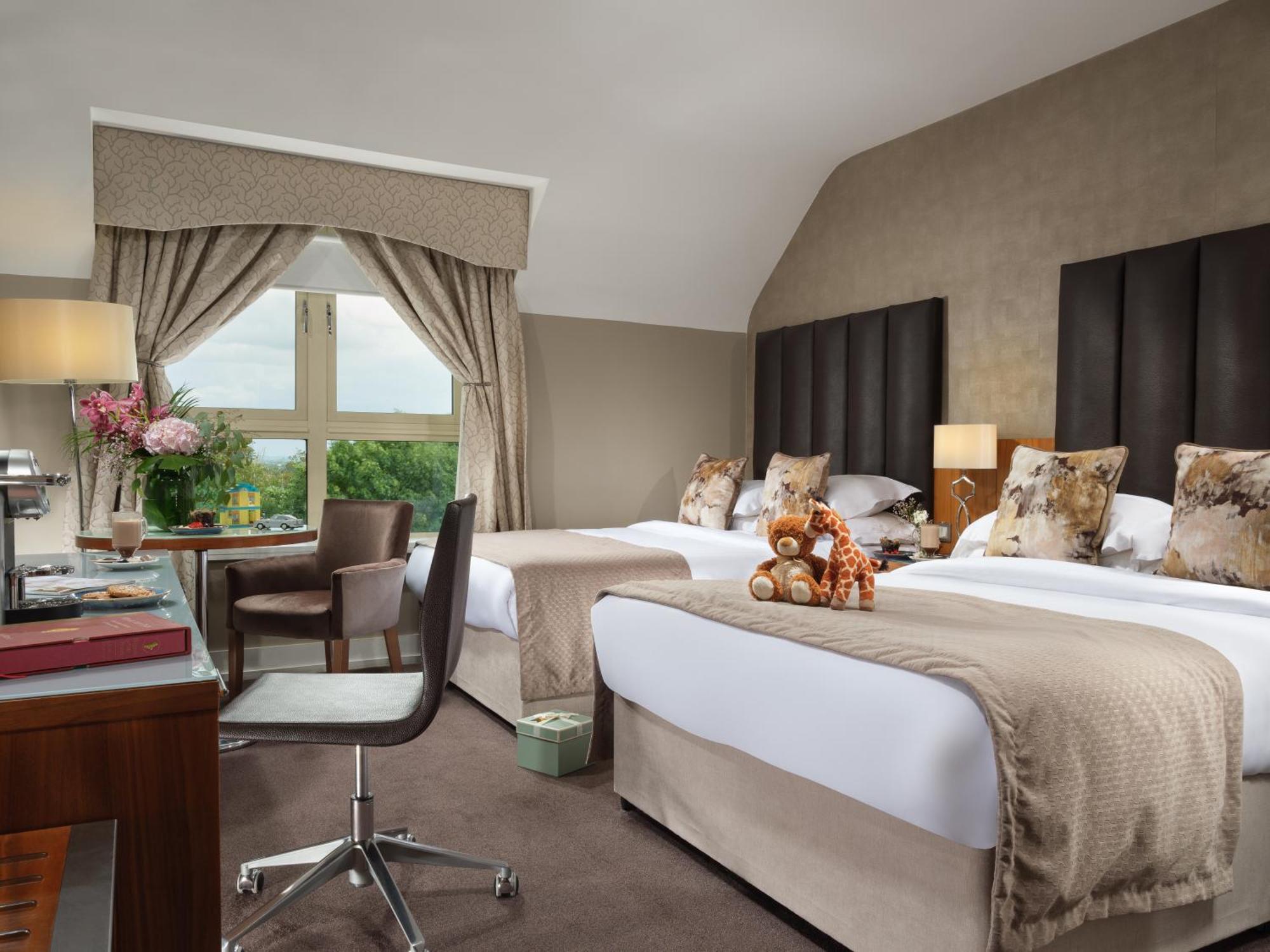 Castleknock Hotel Blanchardstown Exterior photo
