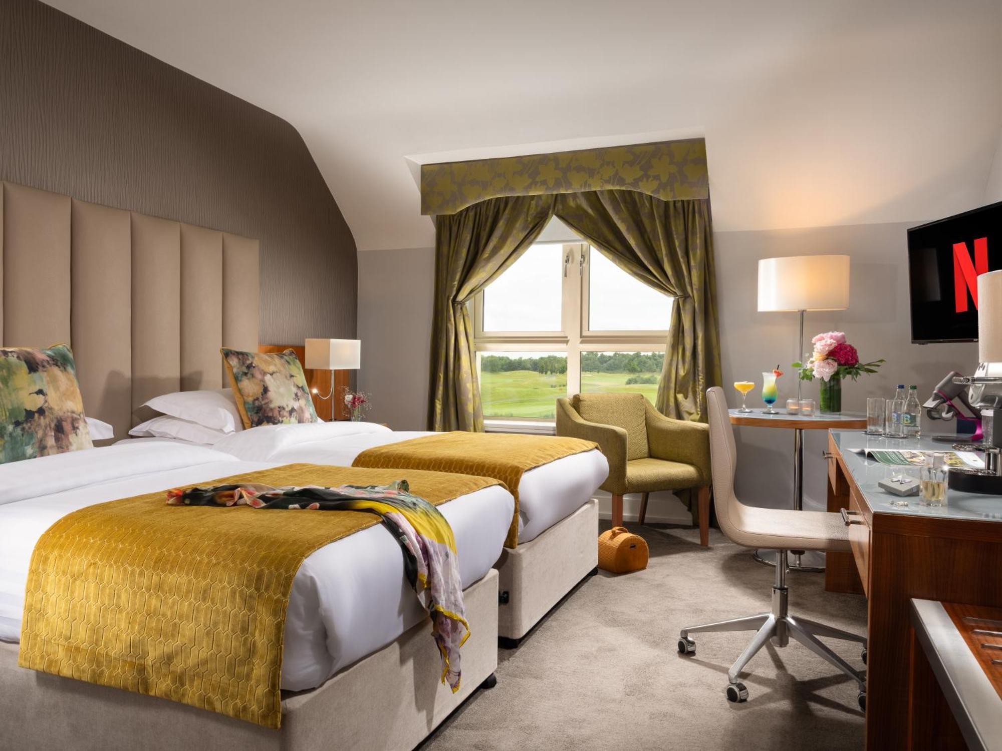 Castleknock Hotel Blanchardstown Exterior photo